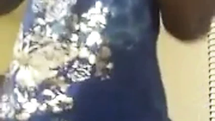 Bana hareketlerini gösteriyor