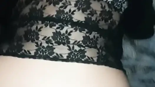 Dörtlü hizmetçi sikimi içine soktum