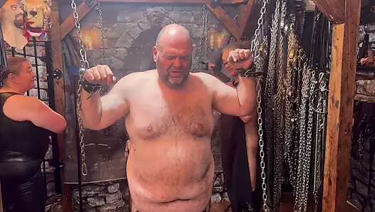 Bölüm 4:- domina satana blackberrymilf ile cbt kıskaçlı booboo cezalandırıyor