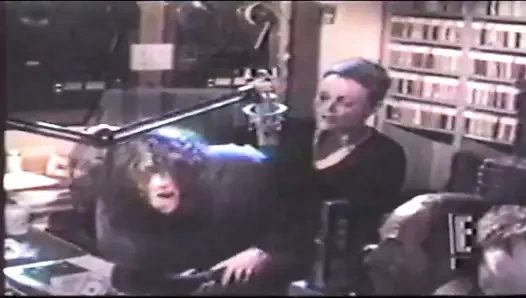 Howard kıç kokulu audrey landers &amp; belinda carlisle ayakları