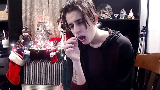 Q-tip hapşırdırarak azdırıyor