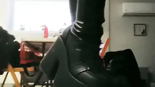 Diz Üstü Botlar Demonia