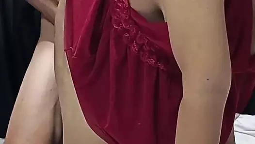 Güzel bir Malezyalı dul kadınla sikişiyor