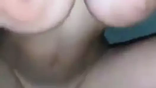 Güzel ateşli büyük memeler