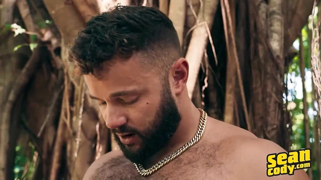 Sean Cody - holden'in rüyası ormanda tükürülürken ve yüzüne üç döl alırken gerçek oluyor