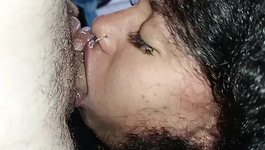 SHE LOVES CREAMPIE, SUCKING HARD AND DEEP ON HIS COCK, UNTIL THE CUCKOLD CUMS