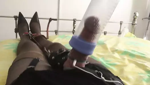 Metresi şok edici ve kuru pompa et bebeğime işkence ediyor