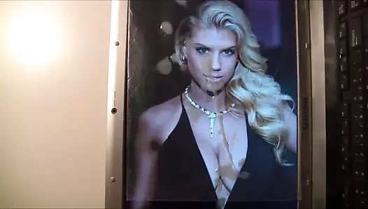Charlotte Mckinney boşalıyor