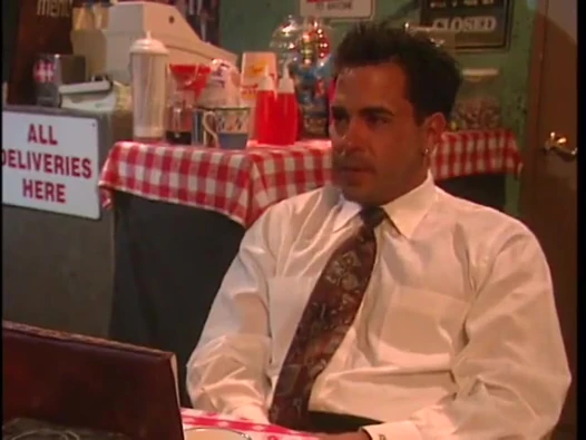 İri göğüslü hatun güneşin altında parkta bankta harika götüne büyük bir yarak alıyor