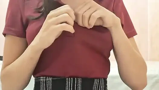 Pequena Alice Abre Sua Buceta Com Seu Punho Buceta Apertada