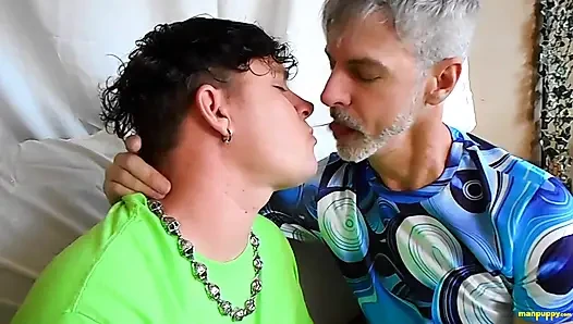 Hot Gay Kissing with Richard & Leo