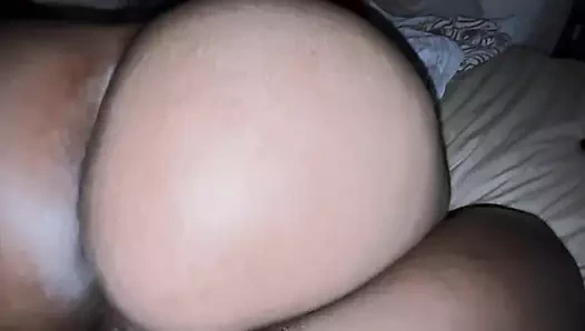 Büyük götlü üvey kız kardeş sikiliyor ve dölüyle terk ediliyor