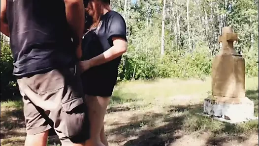 Mezarlıkta oral seks!