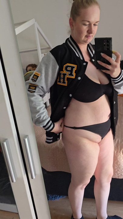 Benden Küçük Bir Tease - Ateşli, Seksi ve Sadece Senin İçin