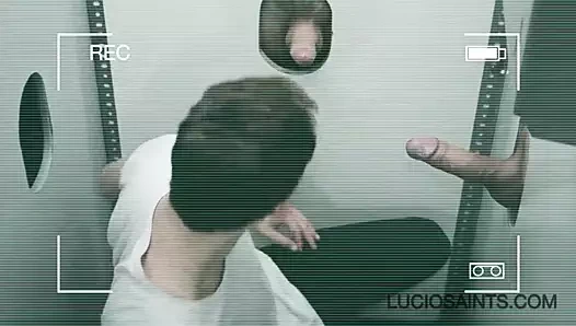 Duvar deliği eğlencesi