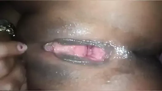 Azgın kız kendini parmaklıyor