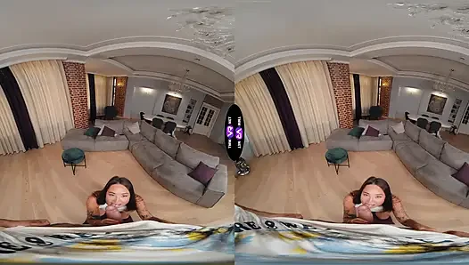 Güzel Mary mastürbasyon yaparken yakalanıyor ve sikini alıyor - teenmegaworld