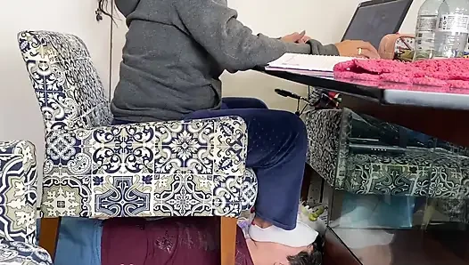 Tanrıça Kiffa'nın kullanmak için gerçek hayat köleleri var