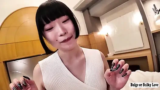 İri göğüslü bir spa kızıyla mutlu zaman geçiriyor, iş gezisi seansı doğrudan bakış açısına kayıyor ve döllenmeyle bitiyor