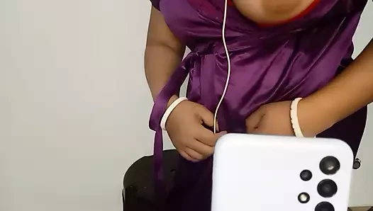 Seksi rii görüntülü görüşmede seks yapıyor