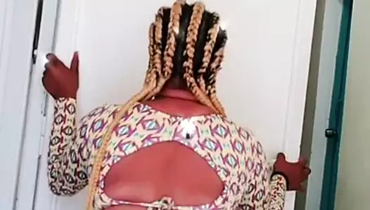 Une bonne salope en mini jupe