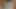 Kadın kılıklı iki babanın deliklerini kullanmasına izin veriyor