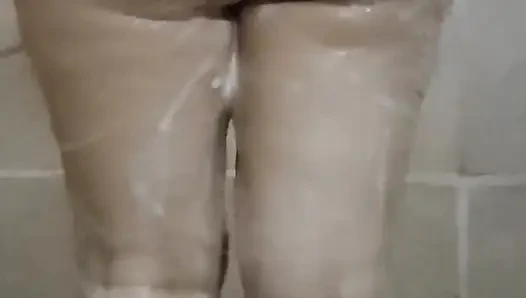 TÜRK KADIN BANYO YAPIYOR!