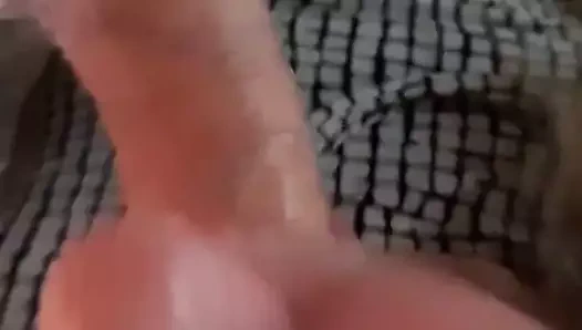 L AUBOISE SUCE DANS LA CUISINE