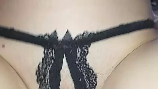 Tatlı 18 yaşındaki kedi kumsala gitmeden önce çuvalladı