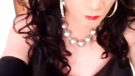 Clitty ile oynayan crossdresser...