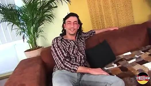 Mükemmel vücutlu bu sarışın seni kayıtsız bırakmayacak.