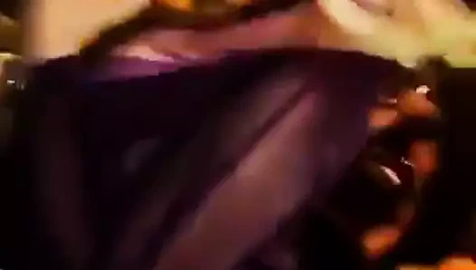 Uçuş görevlisinin götü büyük seksi