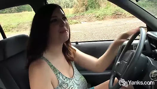 Büyük memeli Amber amını oyuncakla sikiyor