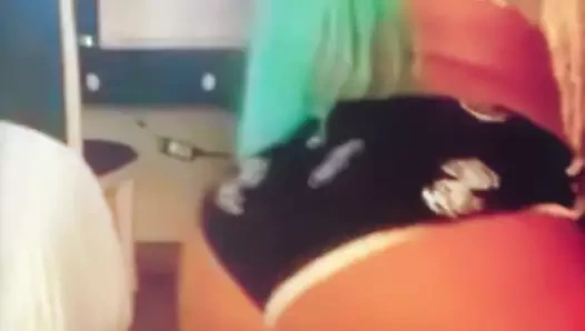 Megan sana stallion boşalmak haraç 1