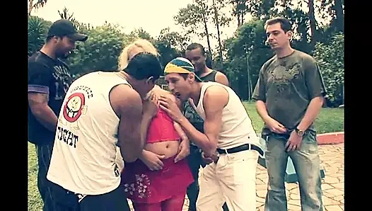 Olgun sürtük döl çöplüğü