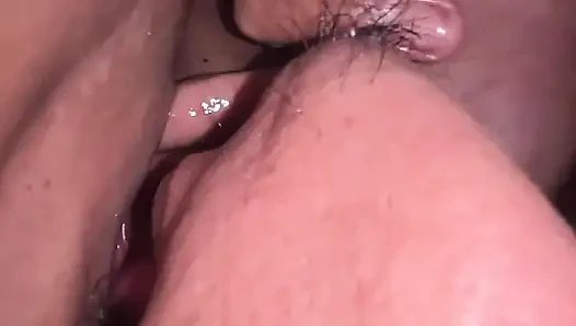 Güzel bir baldızın güzel vücudunun tadını çıkarıyor