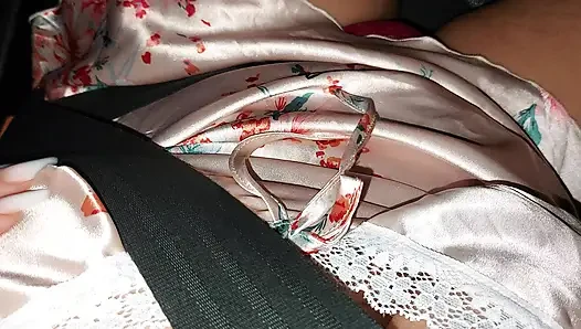 Üvey anne akşam üvey oğluyla yürüyüşe çıkıyor