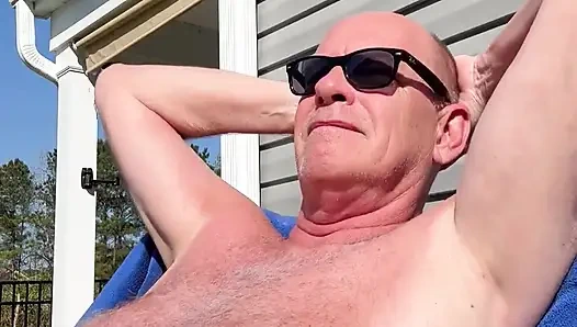 Yaramaz baba dışarıda mastürbasyon yapıyor