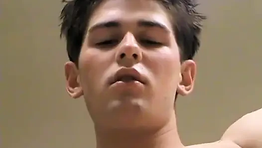 Shane ile suyu yalıyor