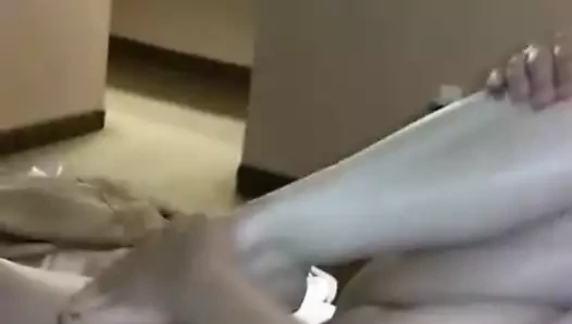 Bacaklarına yağ sürmek