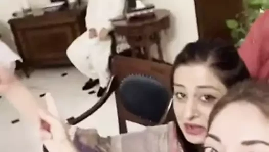 Ya hu hain.. desi seksi kızlar