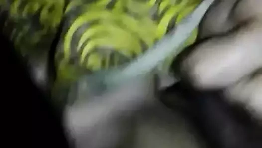 Chennai teyze göğüsler preslenmiş ve ayakkabı dükkanında parmaklı: 1