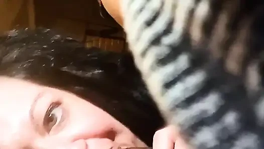 Sert emiyor döl yutuyor