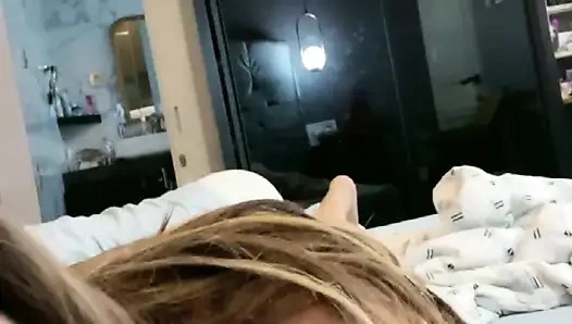 En ateşli amcık sıkı seksi hintli kız, cindo tarafından sikilmek istiyor