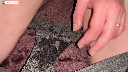 Küçük hediye senin için mastürbasyon yapıyorum ve fışkırtıyorum