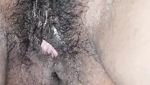 Karımı tıraş ediyorum