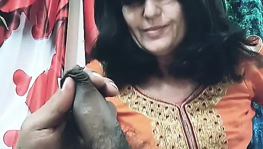 YATAĞıMDA KOMŞUMDAN ORAL SEKS VE GÖT YALAMA.