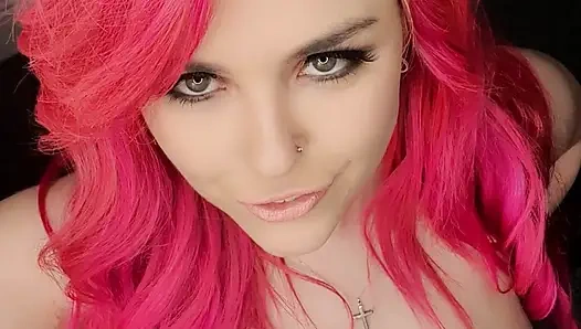 İtaatkar korsan sürtük kaptanına hizmet etmek için çaresiz