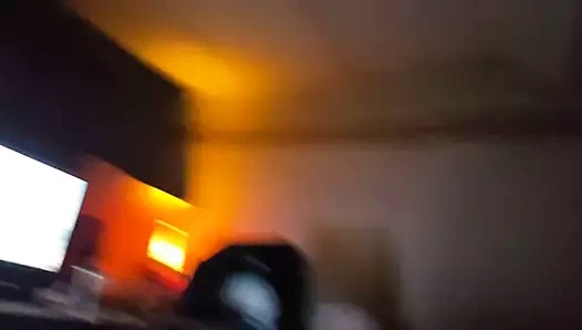 Sexfriend emme benim çük üzerinde benim yatak