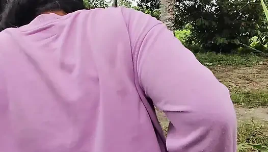 Sikini emmek ve açık havada beni sikmesini istedim, bu gerçekten hoşuma gitmek